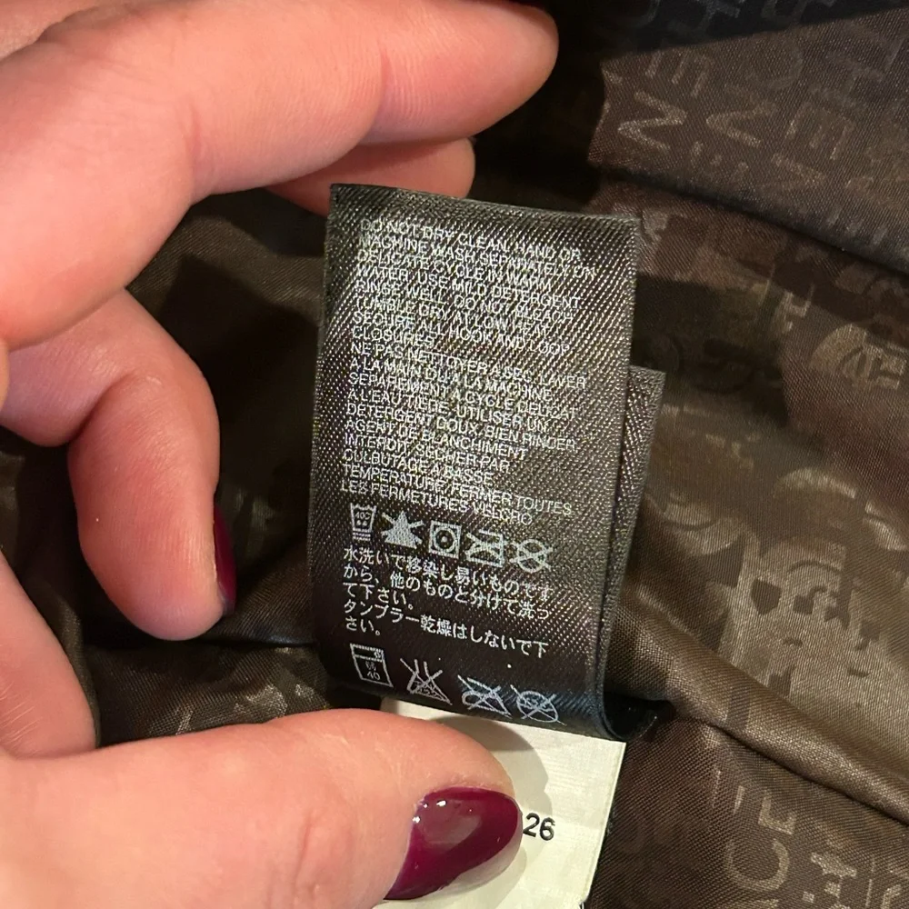 North Face HyVent multi-pocket jacket - Picture 11 of 12